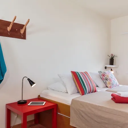 Albergue Rhodes & Bar Rhodes City