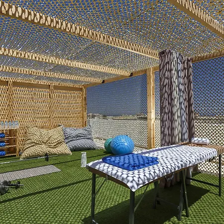 Rhodes & Bar Albergue *