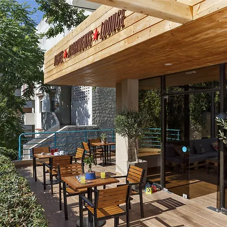 Rhodes & Bar Albergue *