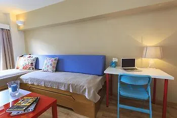 Rhodes & Bar Albergue *