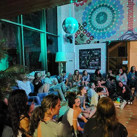 Rhodes & Bar Hostel *