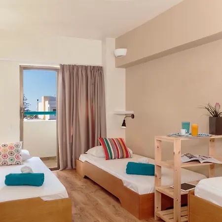 Хостел Rhodes & Bar *