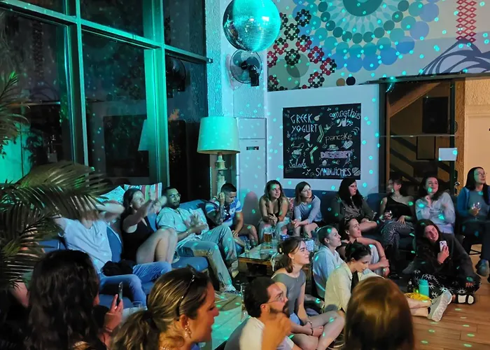 Rhodes & Bar Ostello *