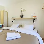 Rhodes Hostel&bar *