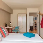 Rhodes Hostel&bar