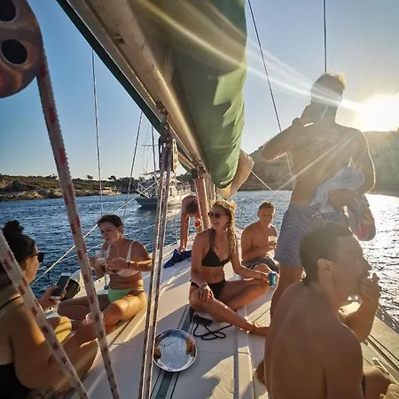 Rhodes Hostel&bar Hostel *