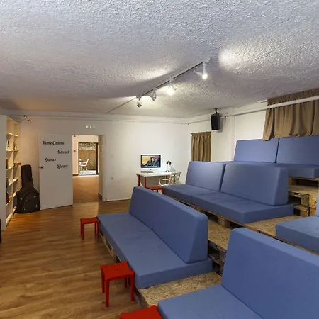 Rhodes Hostel&bar Hostel