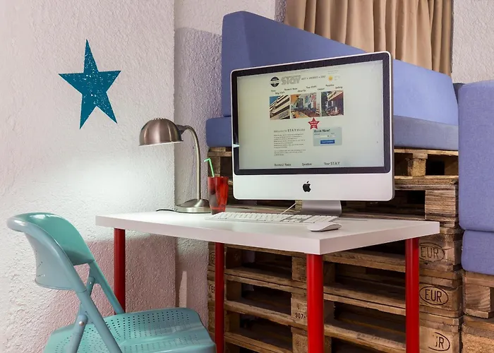 Albergue Rhodes & Bar Rhodes City