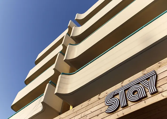 Rhodes & Bar Albergue *